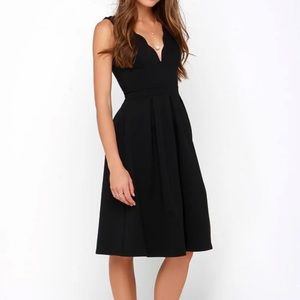 Lulus Scalloped Neckline Midi Dress